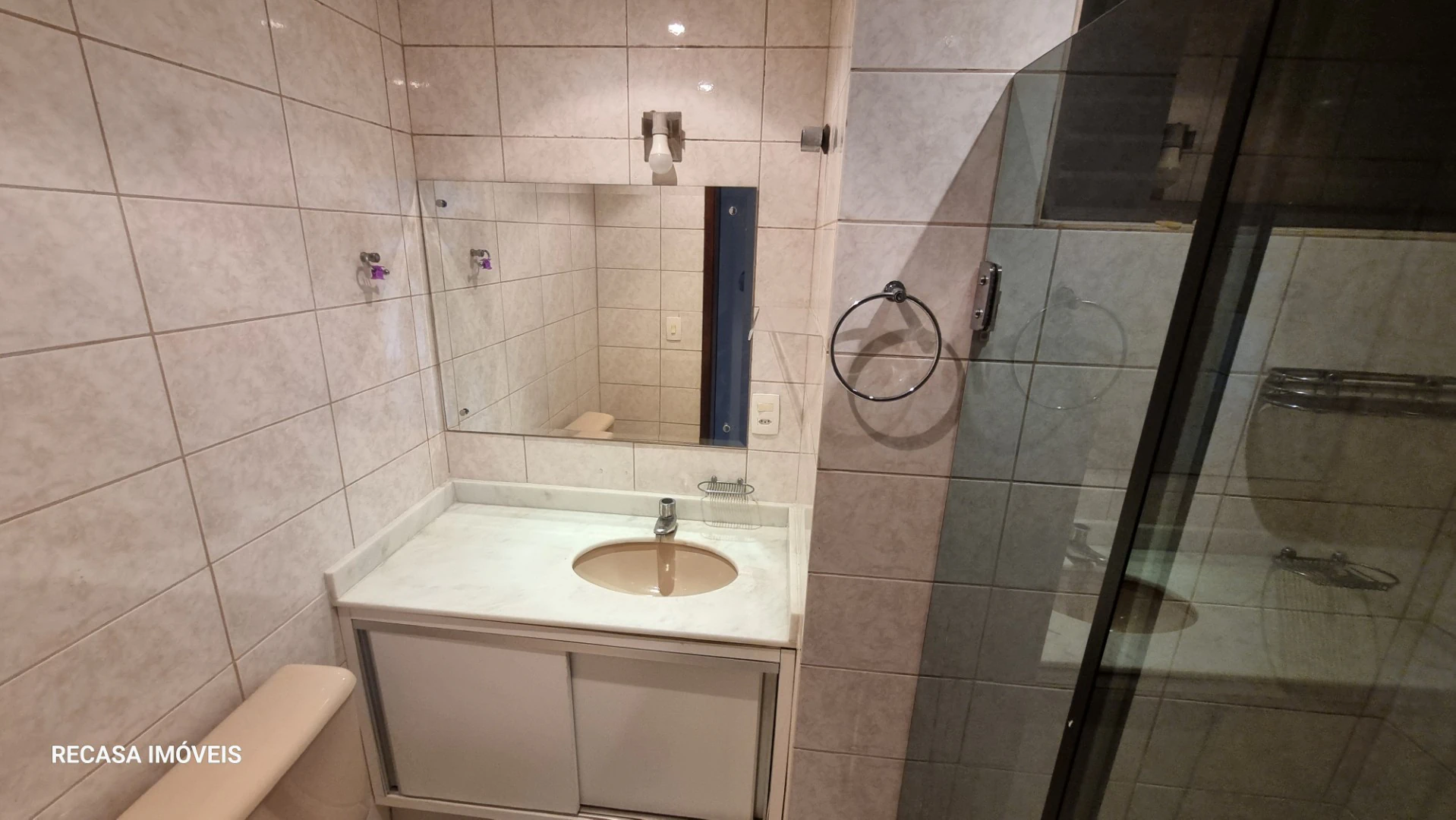 2-bedroom apartment with a washing machine in Curitiba — photo 13