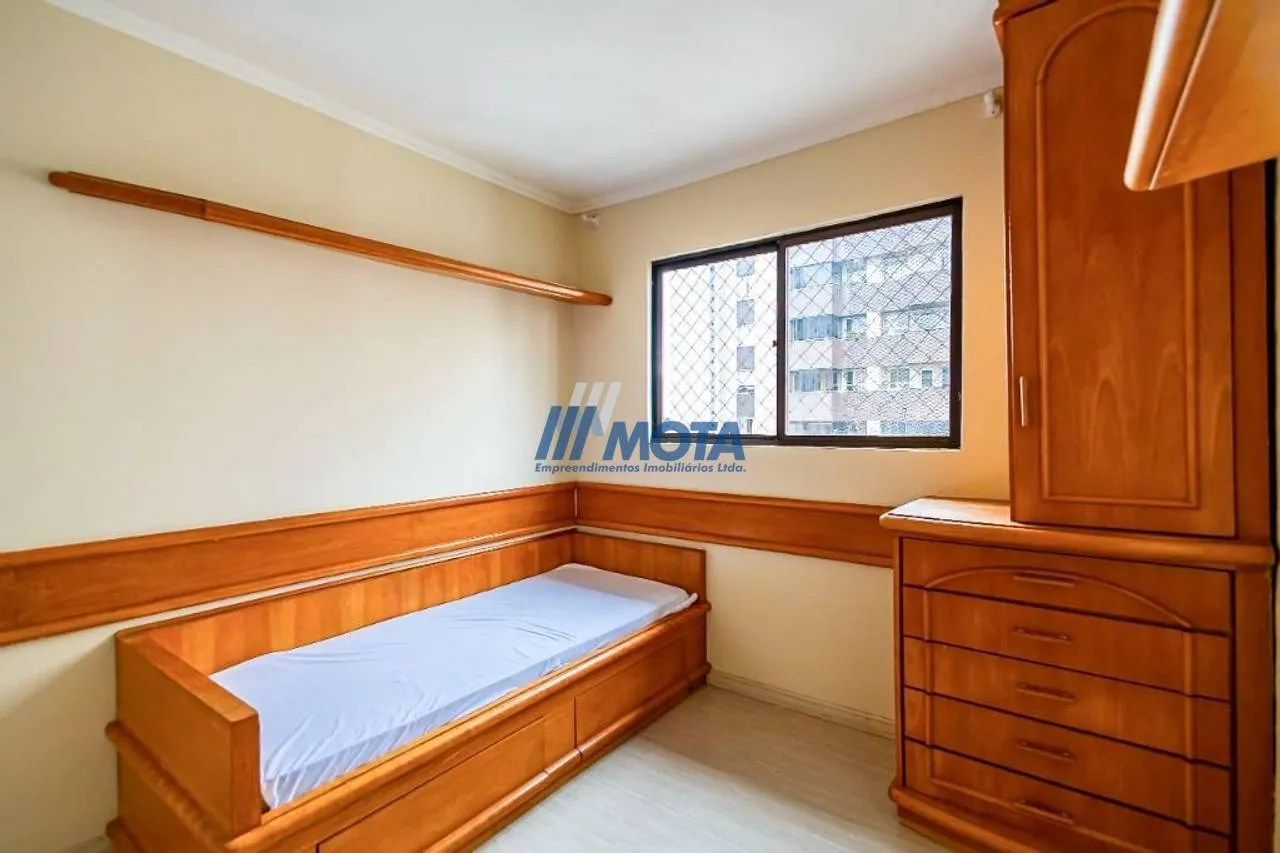 3-bedroom apartment with a home office — photo 40