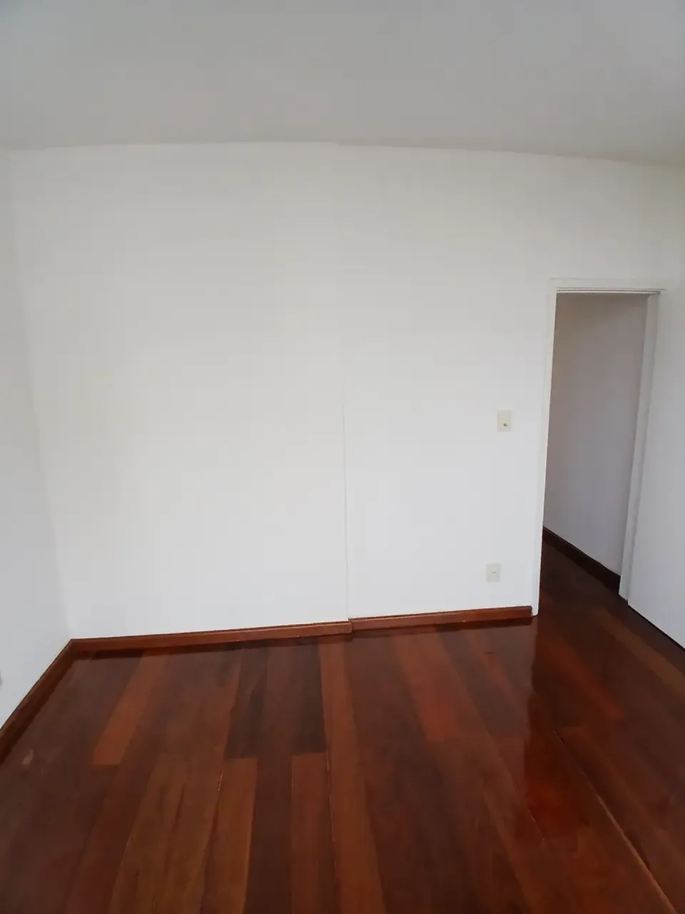 1-bedroom 40 m² apartment with a separate, closed kitchen — photo 5