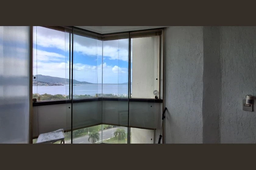 3-bedroom apartment with 2 parking spots and 3 baths