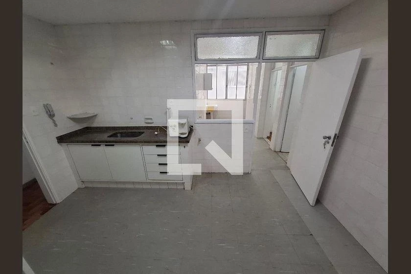 3-bedroom apartment with floor-to-ceiling windows — photo 2