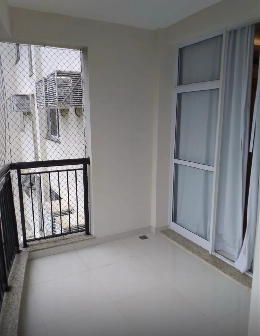 Apartment with open kitchen and gas stove — photo 7