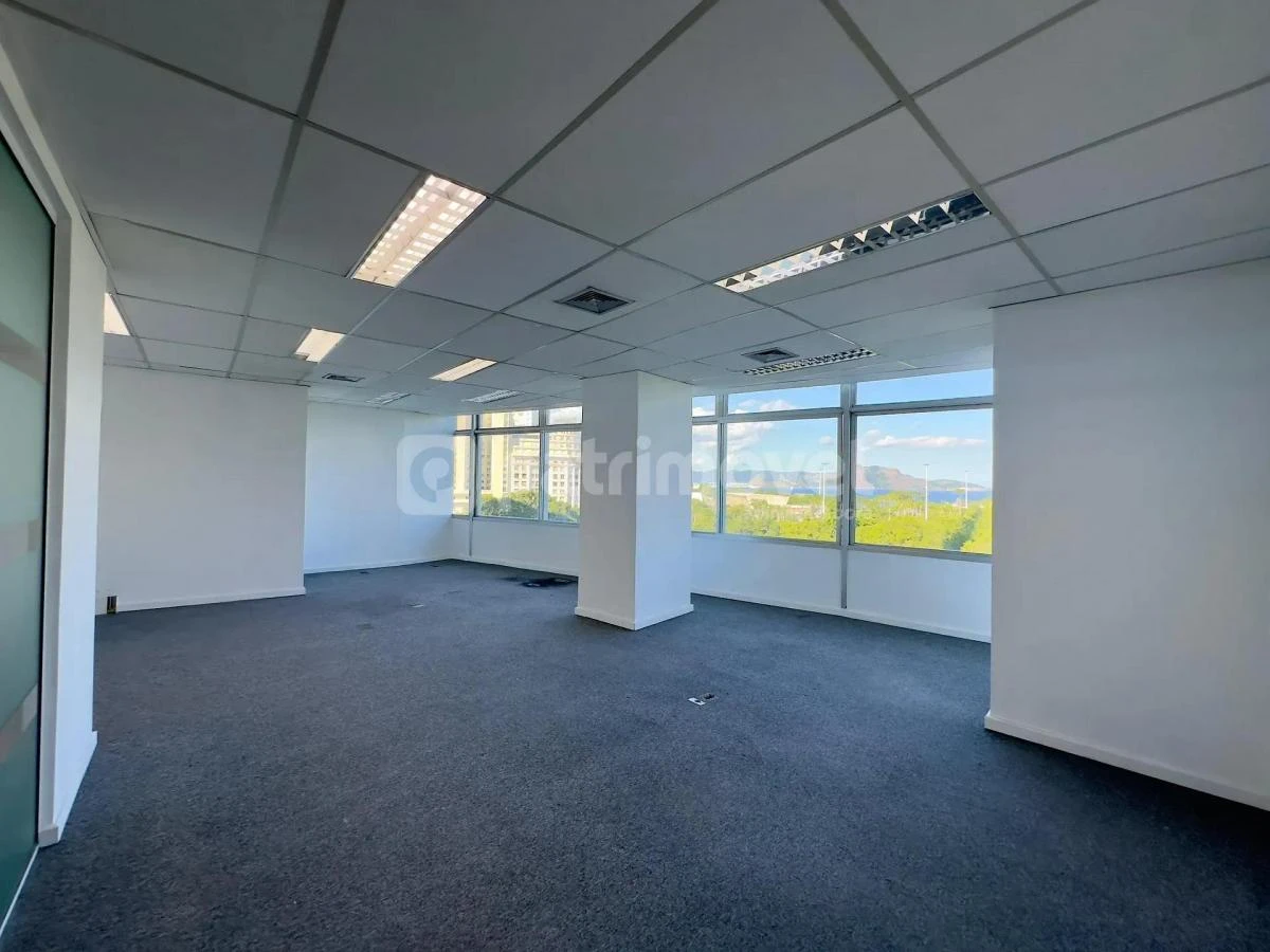 629 m² apartment with a separate kitchen and 3 bathrooms — photo 13