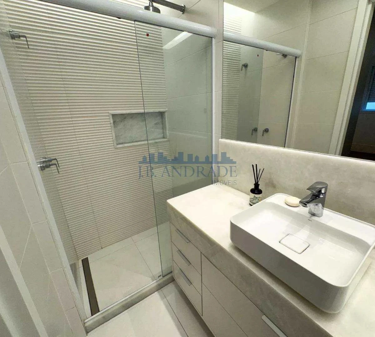 Apartment with 3 bedrooms and 2 suites, 4 bathrooms — photo 22