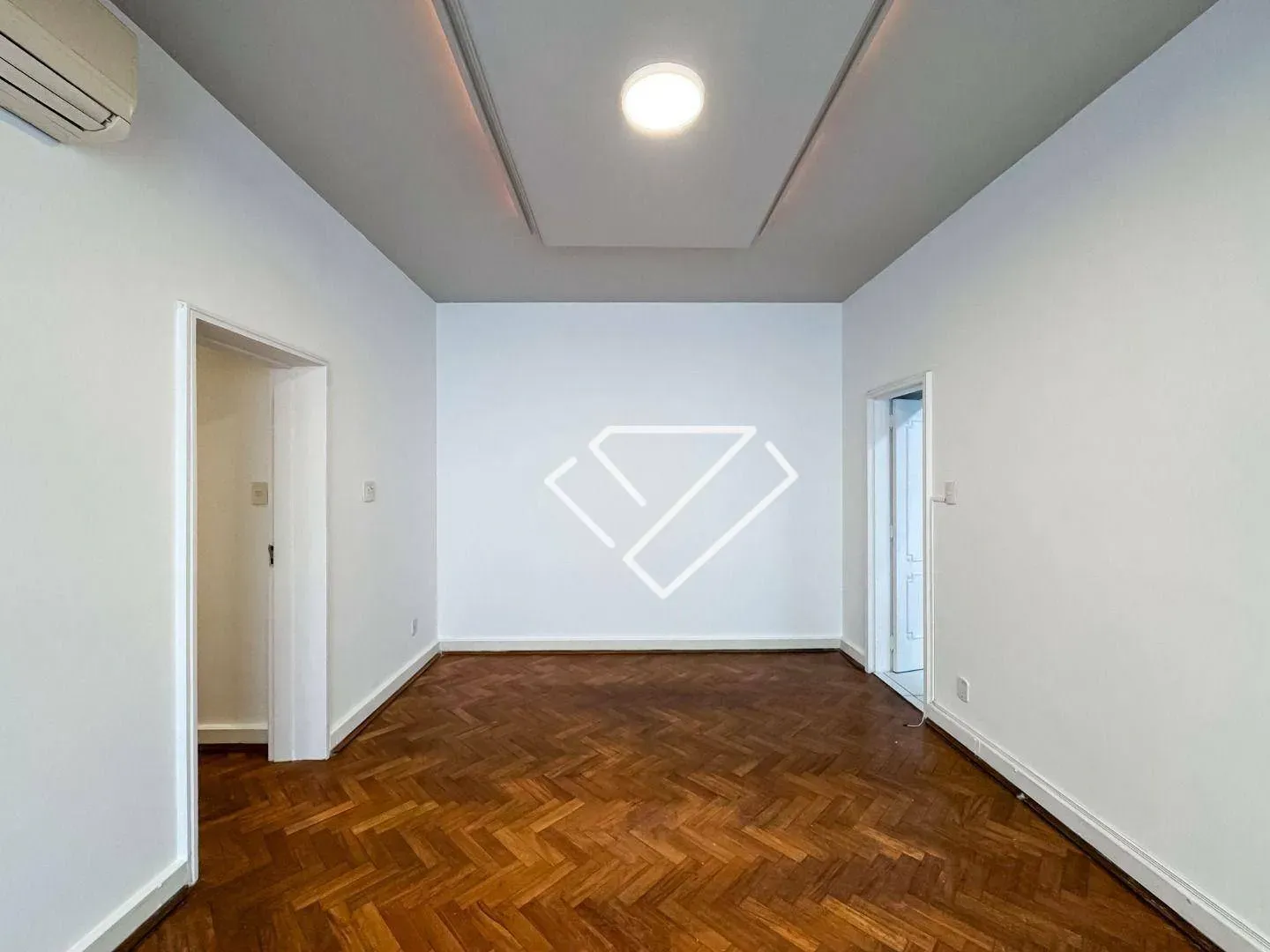 Home office in a 3-bedroom apartment, 189 m² — photo 24