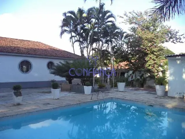 Casa com 4 quartos, 295 m² construídos e piscina — photo 2