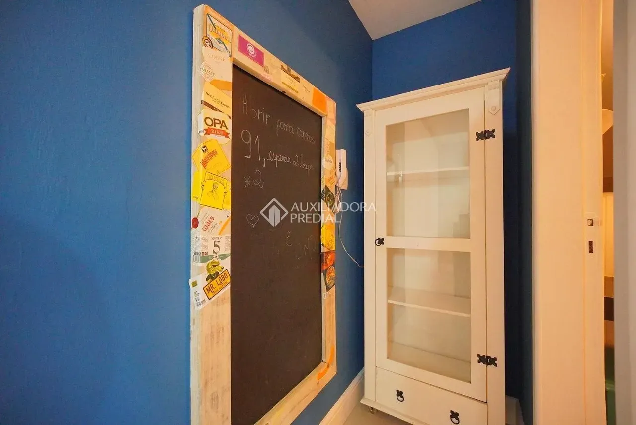 Walk-in closet in a 3-bedroom house, 140 m² — photo 26