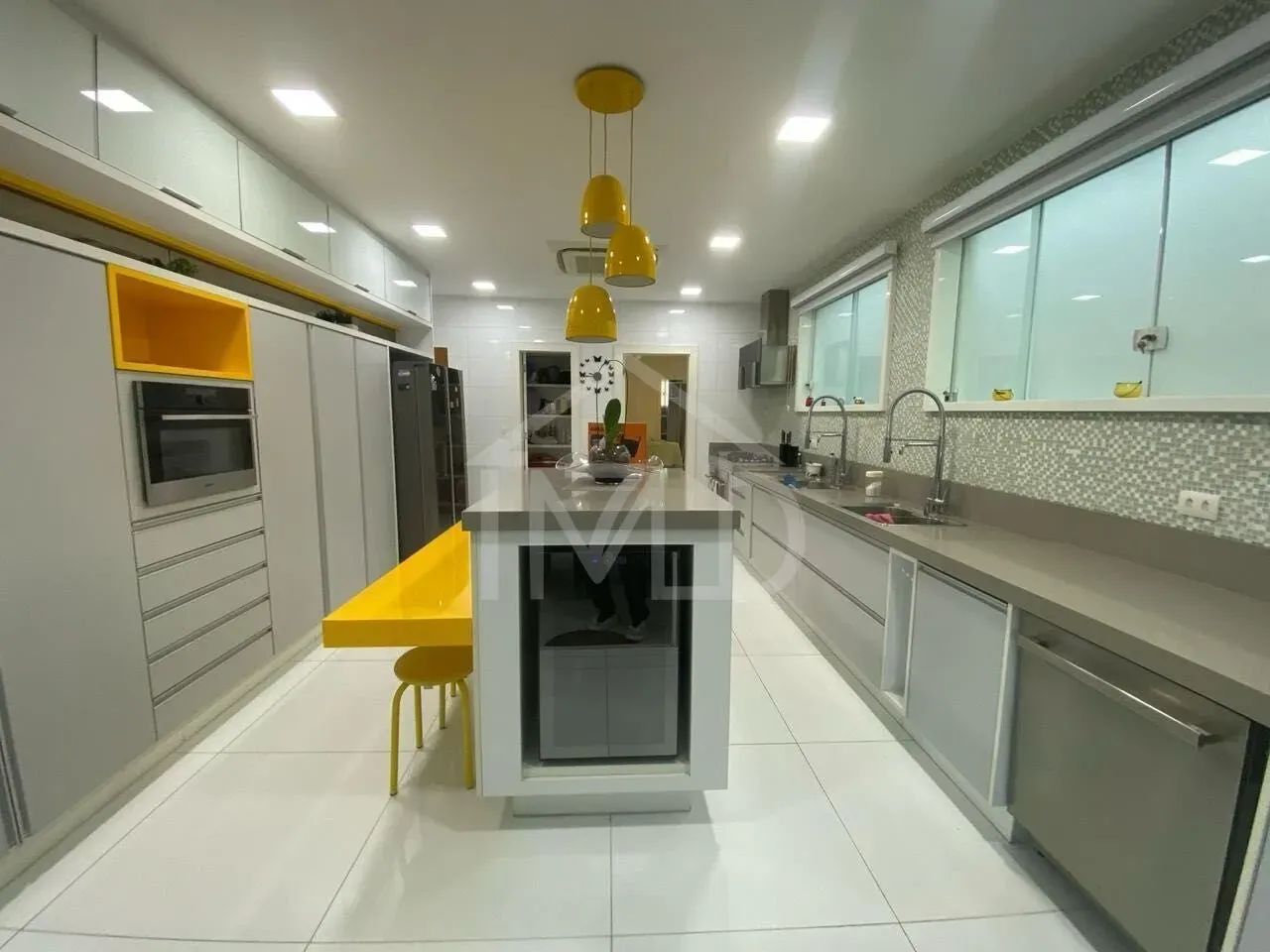 Furnished house with 5 en-suite bedrooms and pool — photo 31