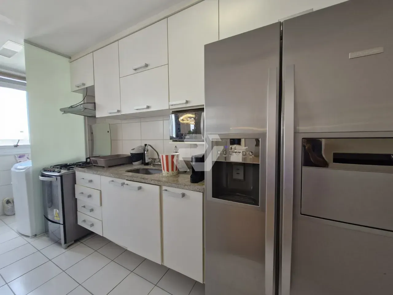 Furnished 4-bedroom apartment with 4 bathrooms — photo 7