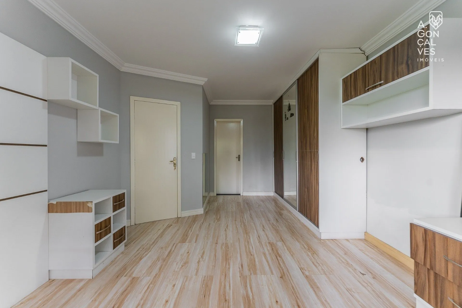 Condominium house with 5 bedrooms, 1 suite and 4 parking spots — photo 21