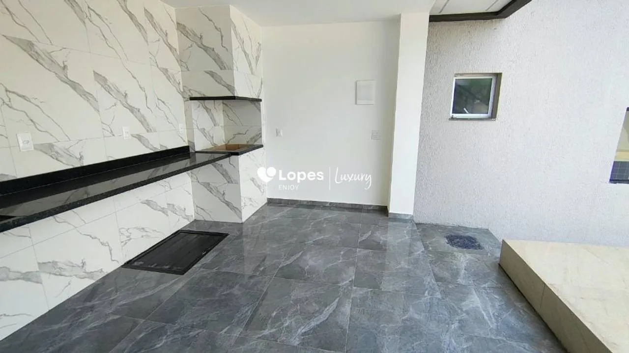 5-bedroom house with open-plan kitchen and gas stove — photo 30