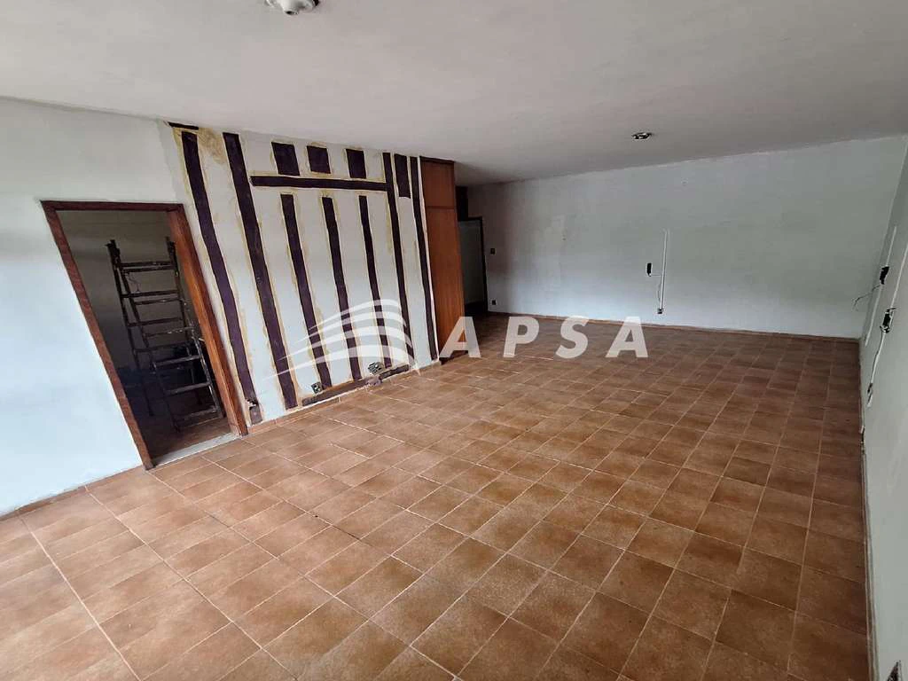 Casa sem mobília com 5 quartos e 625 m² construída — photo 15