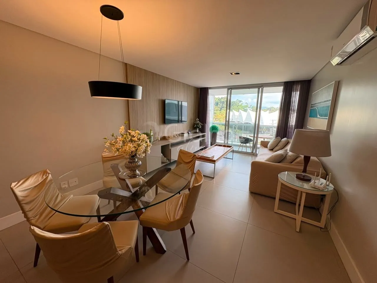 Furnished 2-bedroom apartment with 199 m² and 2 parking spaces — photo 3