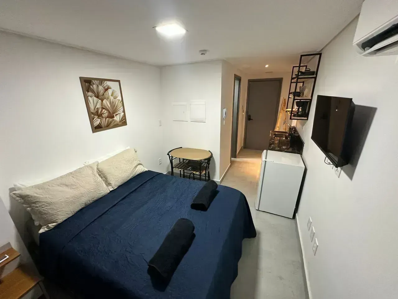 Мебльована квартира 19 м² з 1 спальнею та приватним садом