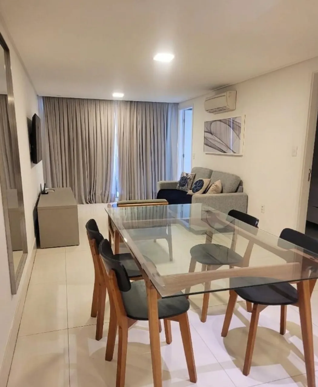 Furnished 2-bedroom apartment with balcony