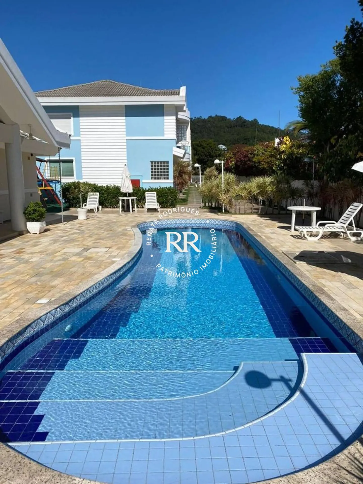 2-bedroom house with a grill on the balcony — photo 4
