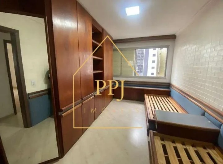 4-bedroom apartment with 4 bathrooms and a balcony