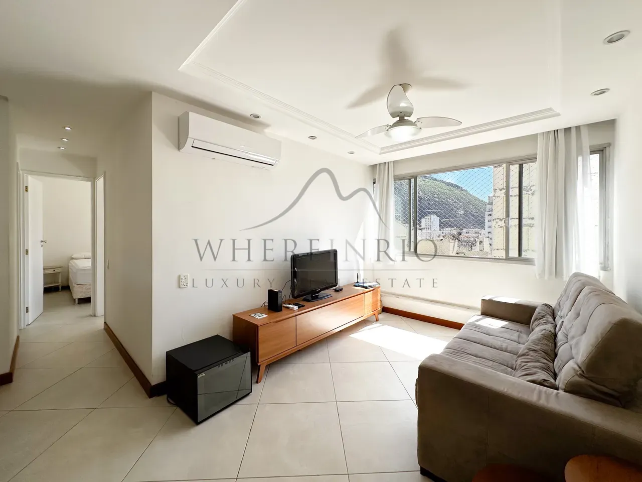 Furnished 2-bedroom apartment with 2 parking spots on 8th floor