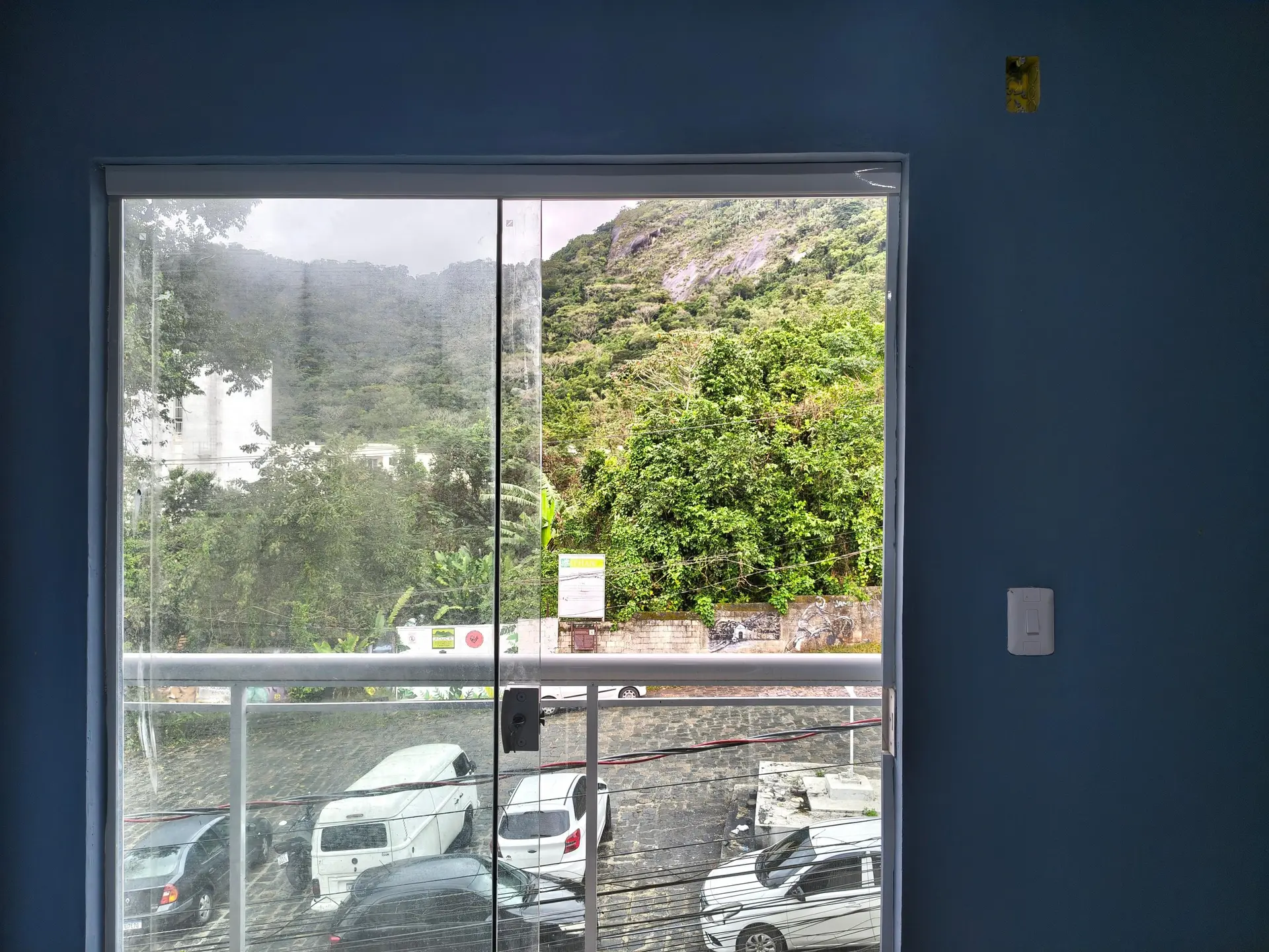 Apartamento com 2 quartos e varanda vista para as montanhas — photo 22