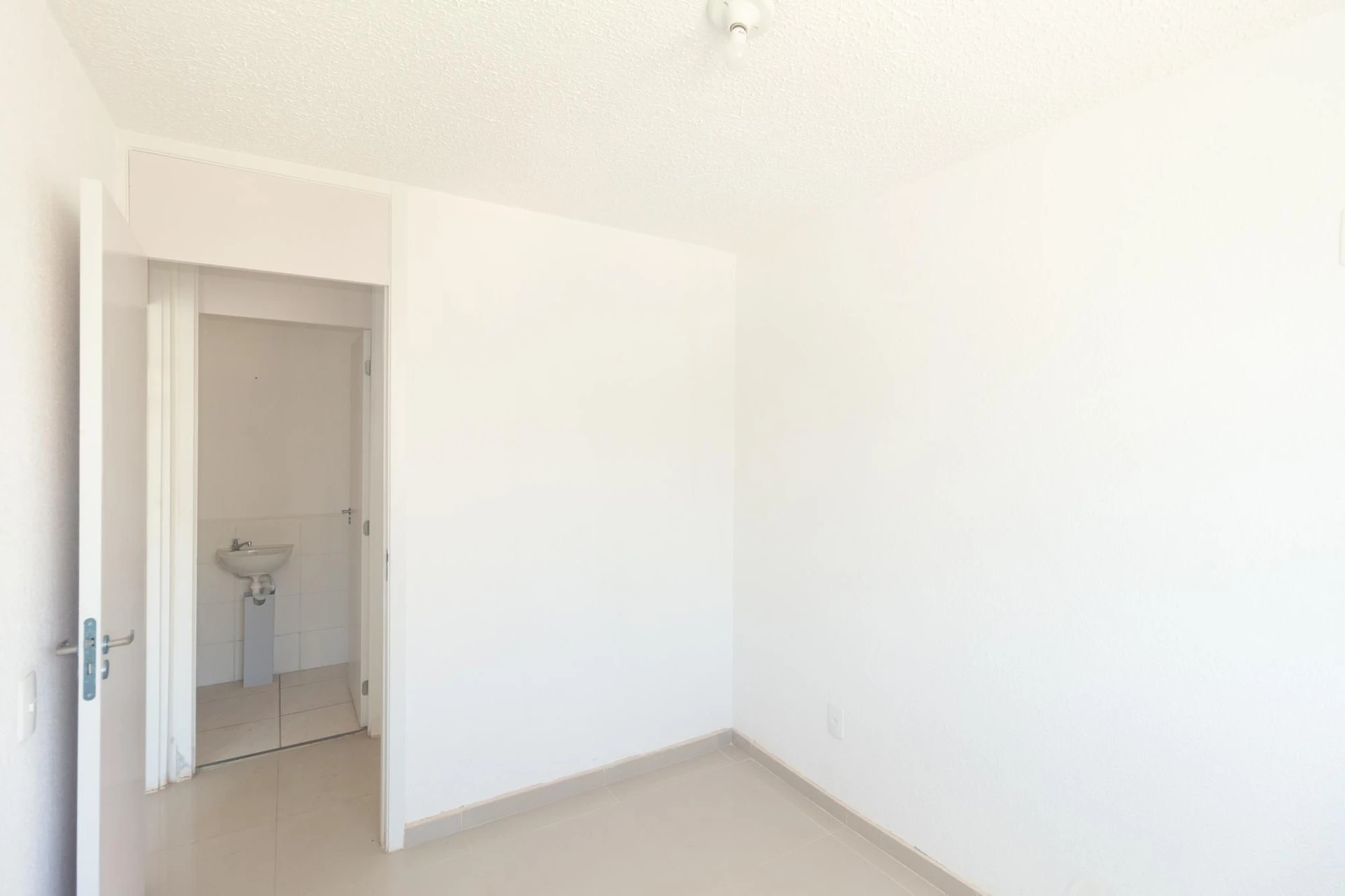 Apartamento com 2 quartos e piscina no condomínio — photo 35