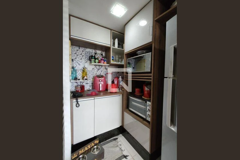 Glass-enclosed balcony in a 3-bedroom apartment, 155 m² — photo 26