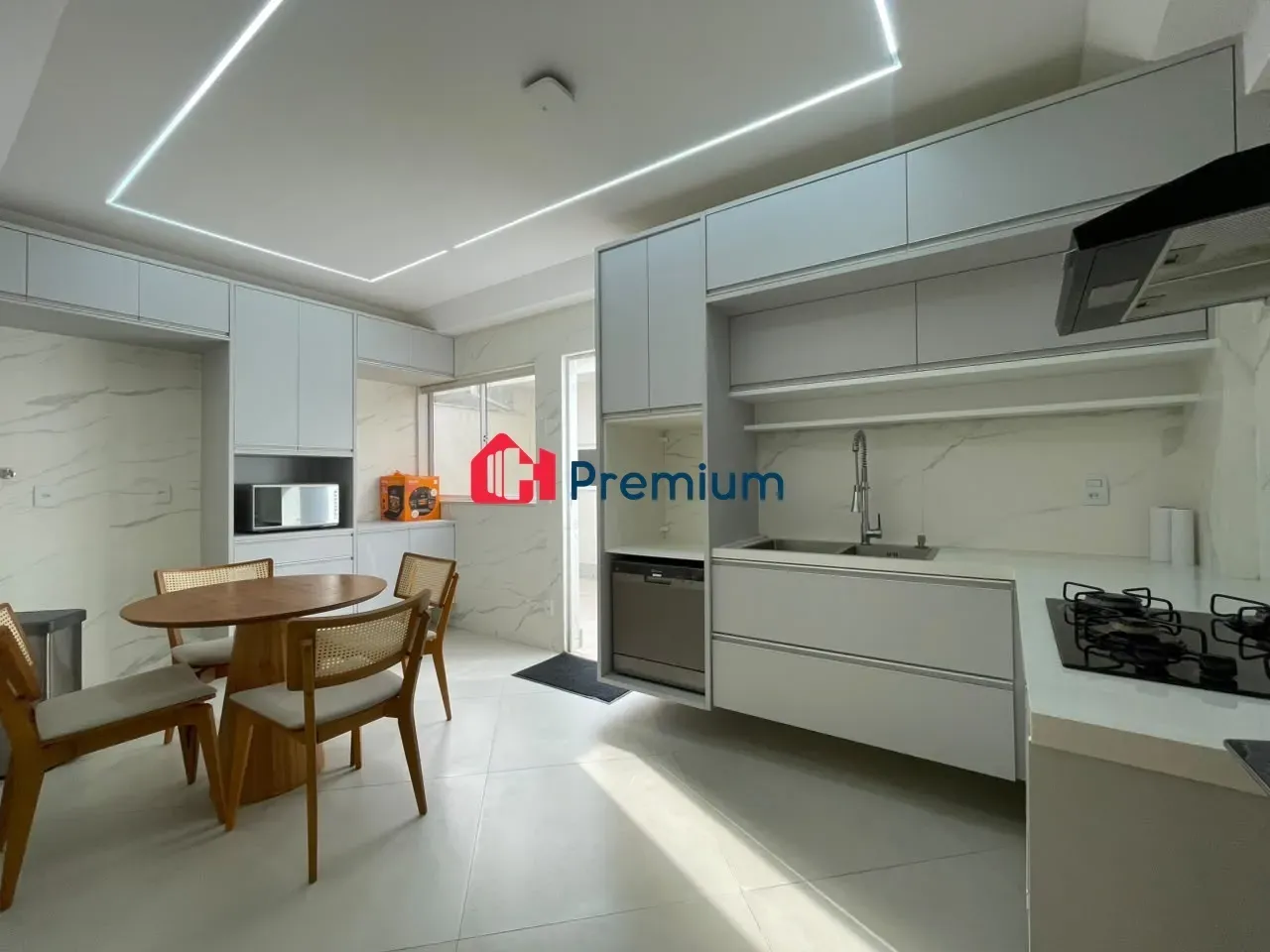 Furnished house with 3 bedrooms and open-plan kitchen — photo 18