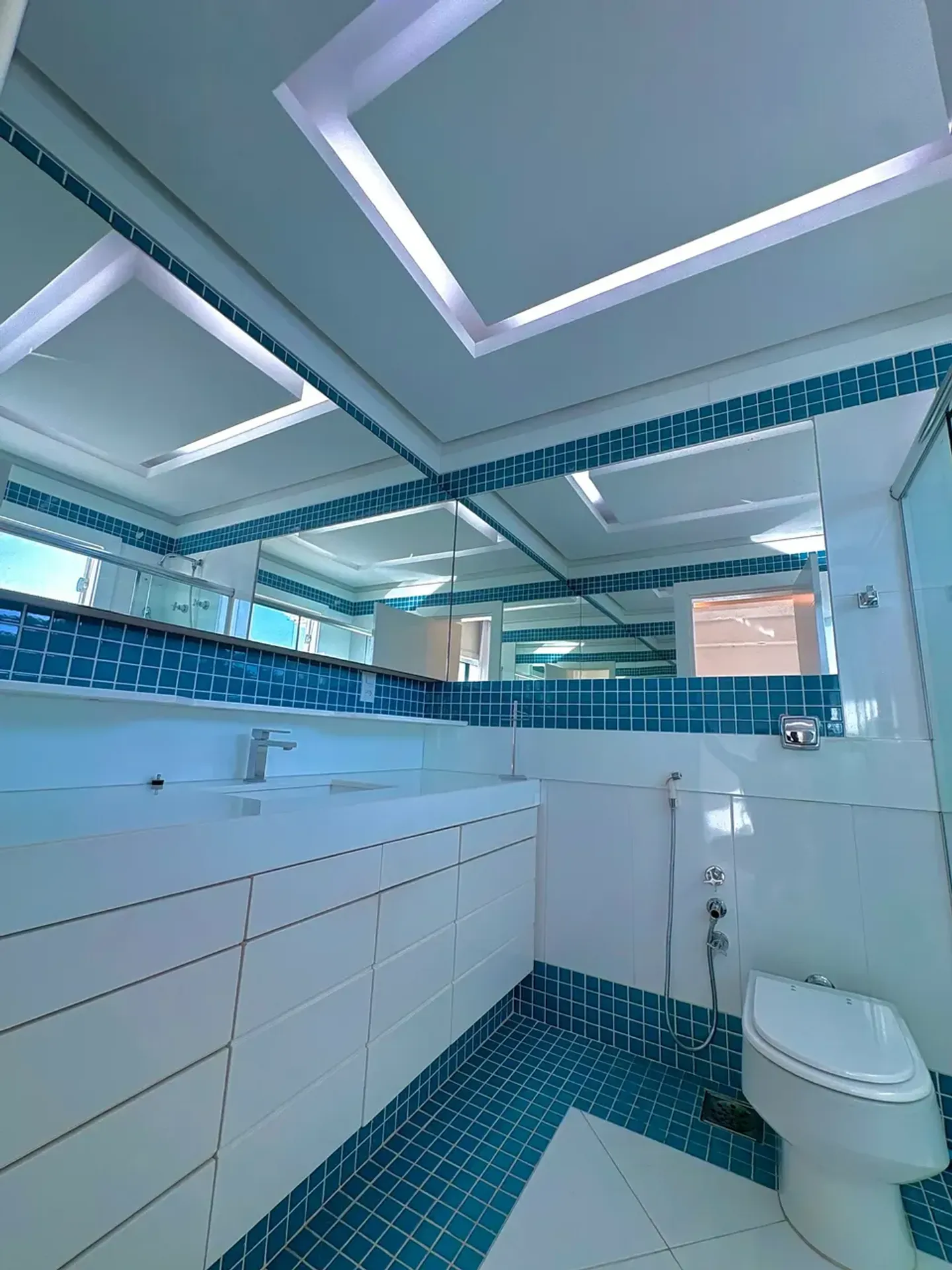 Furnished house with 6 en-suite bedrooms and 9 baths — photo 22