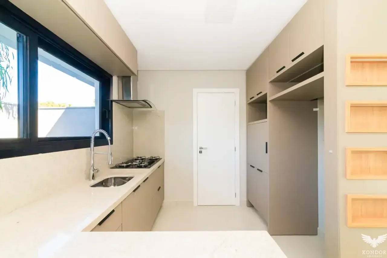 House with 3 bedrooms, 1 en-suite, balcony 135 m² — photo 12