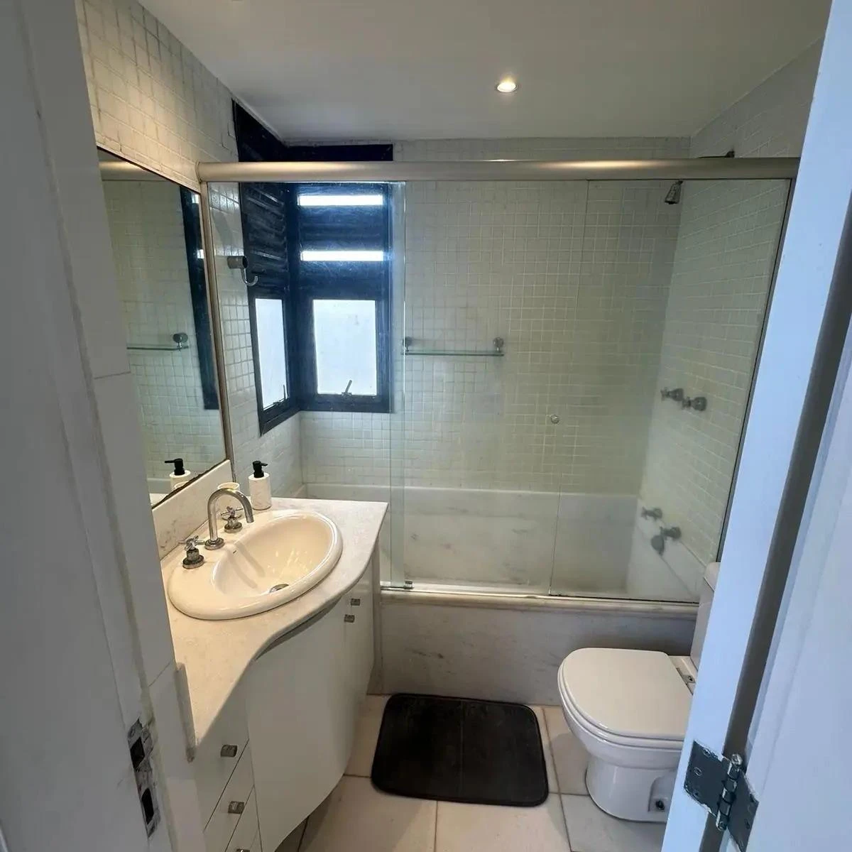 Furnished 144 m² apartment with 4 bedrooms — photo 12