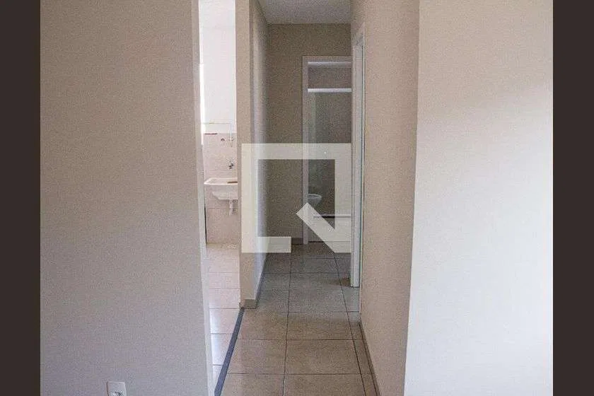 Apartamento de 44 m² com 2 quartos e varanda