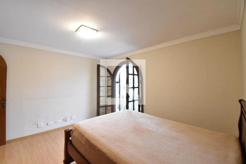 House with 5 bedrooms, gas stove and 650 m² — photo 49