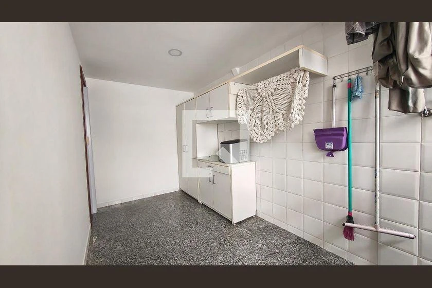 Washing machine in a 4-bedroom apartment, 205 m² — photo 43