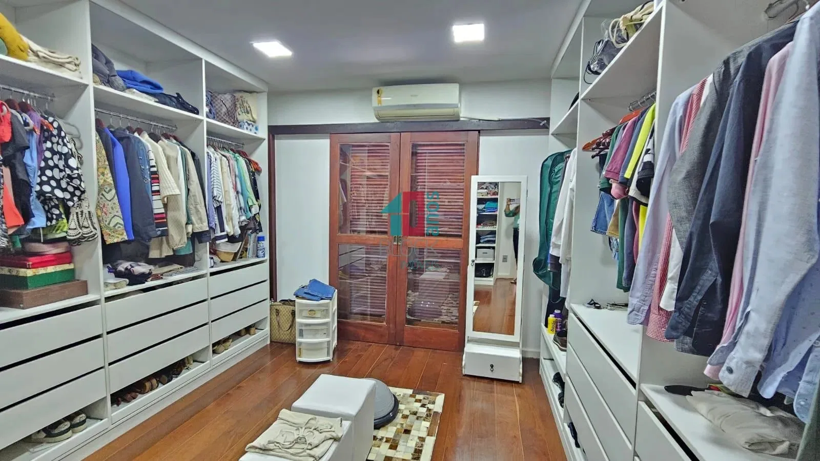 Casa em condomínio mobiliada com 4 suítes e 7 banheiros — photo 27