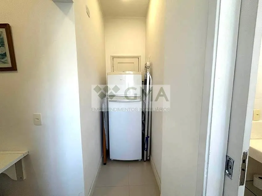 Furnished 2-bedroom apartment with open-plan gas kitchen — photo 15