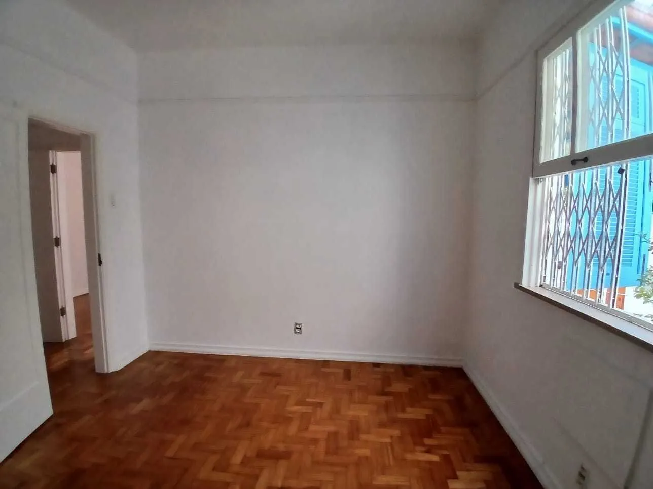 Apartment, 113 m², with wood or laminate floors — photo 11