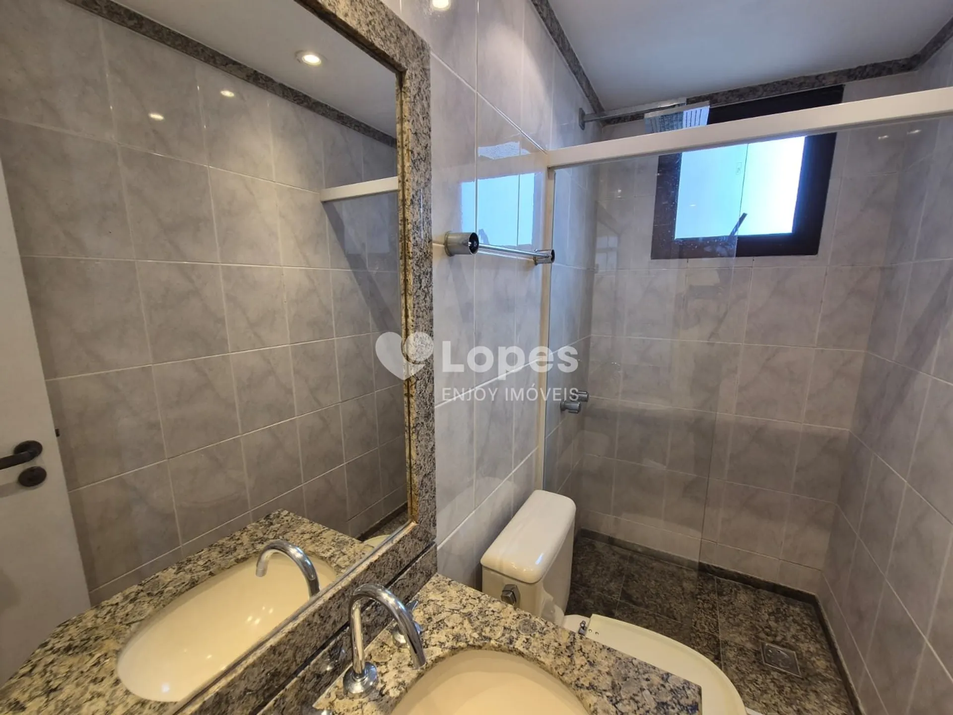 2-bedroom apartment in a building with a sauna — photo 30