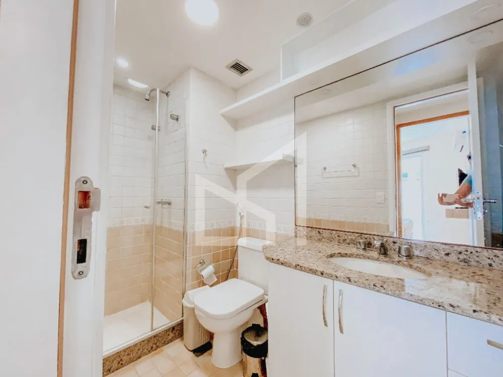 One-bedroom apartment in a building with a sauna — photo 9