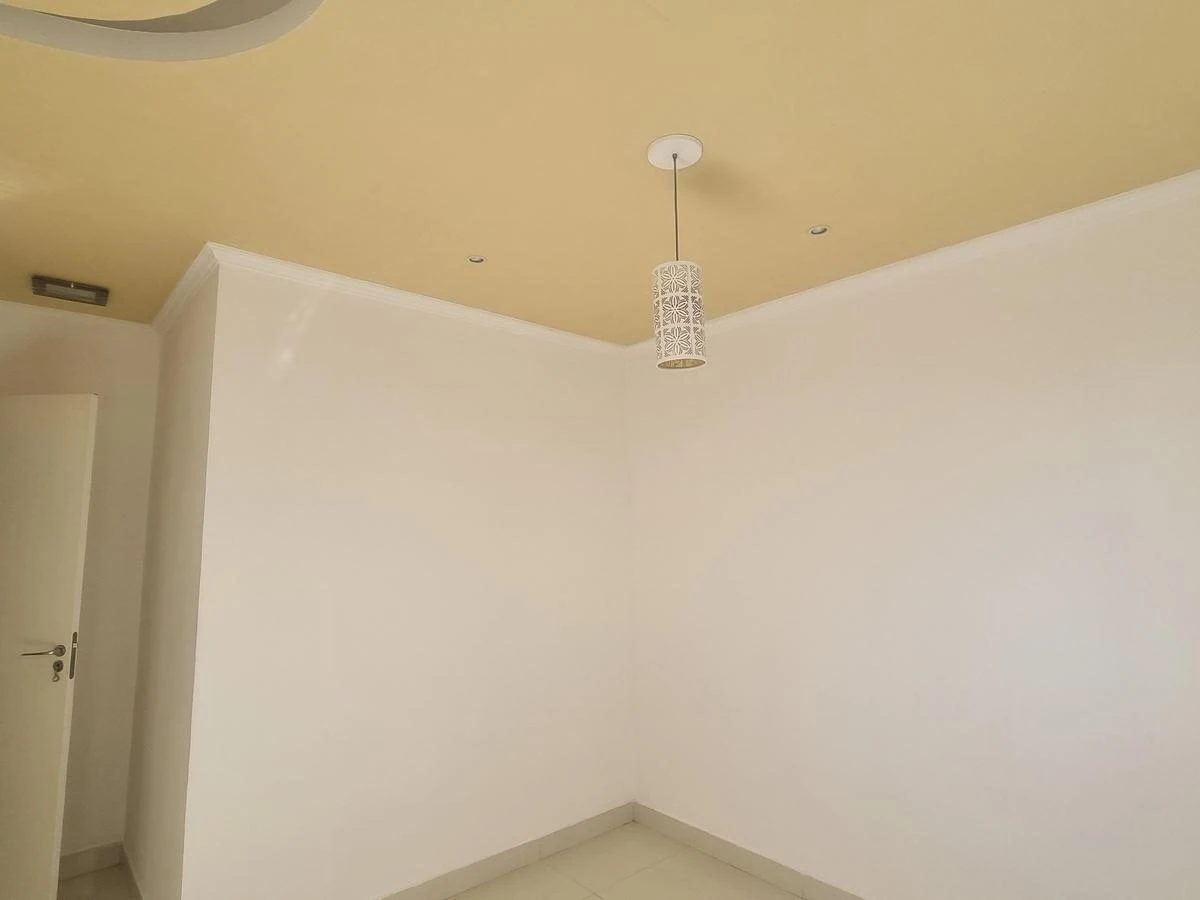 2-bedroom apartment in a building with a gym — photo 44