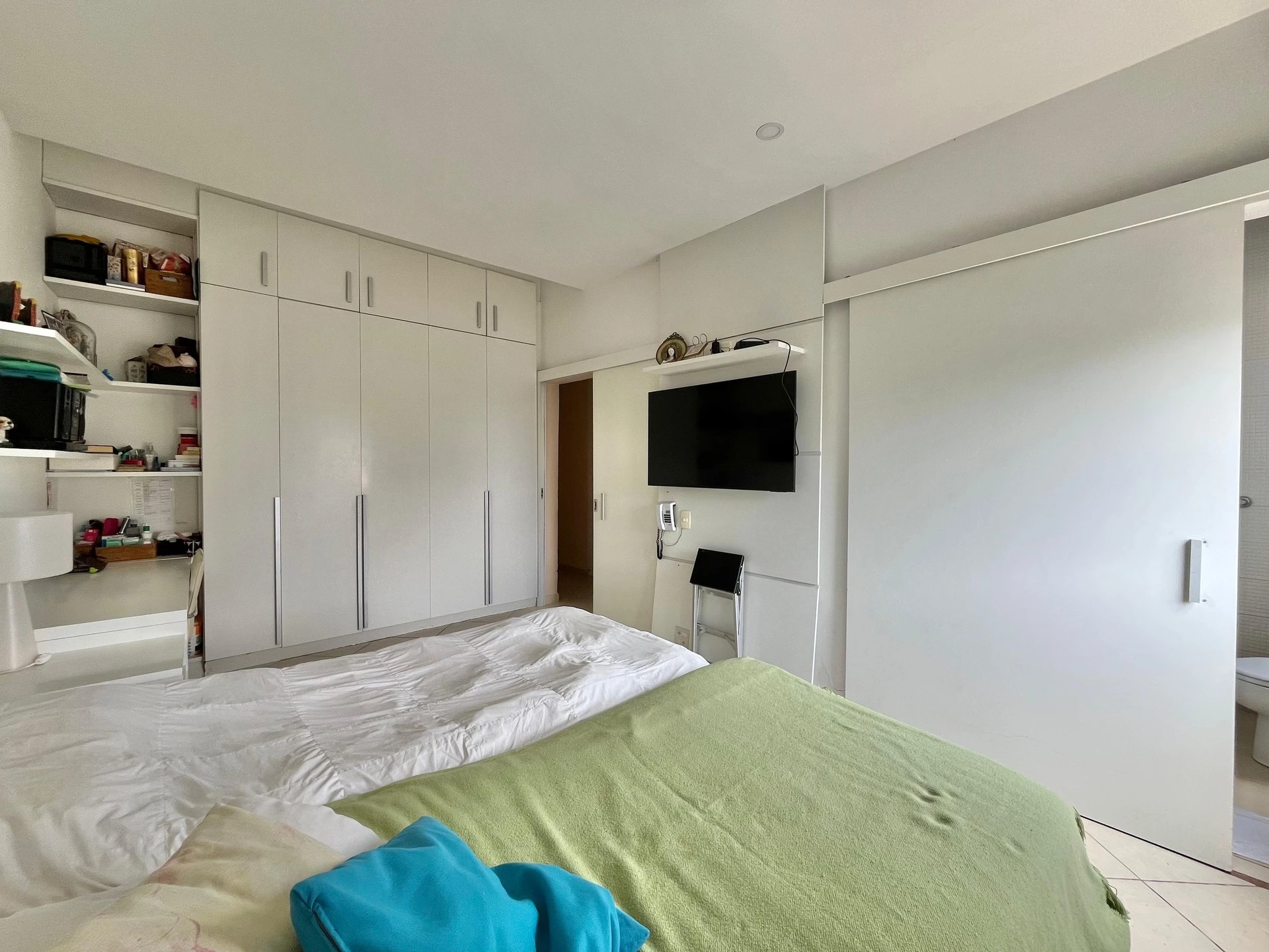 Furnished apartment, 450 m², with a water view — photo 44