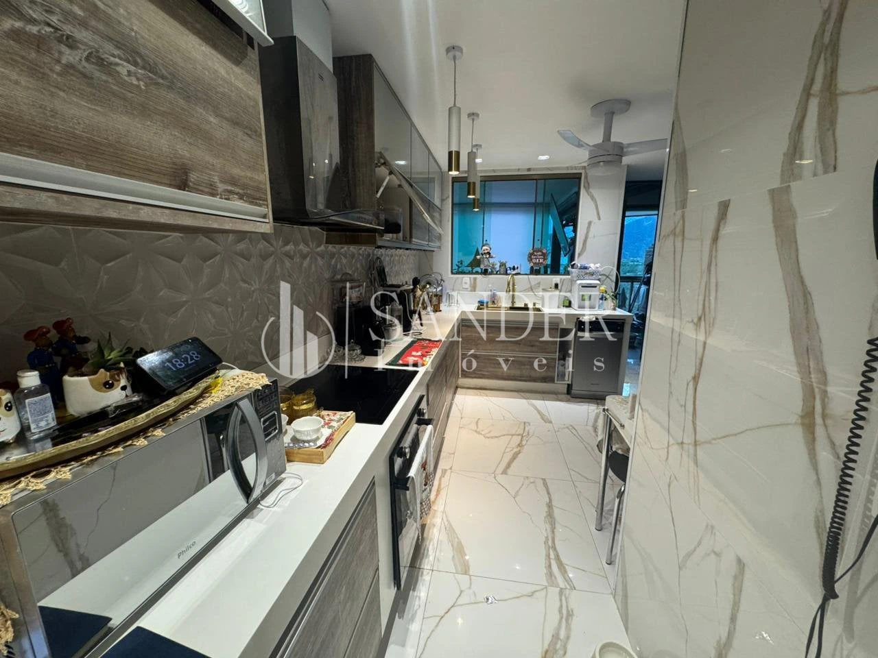 4-bedroom penthouse with an open-plan kitchen — photo 6