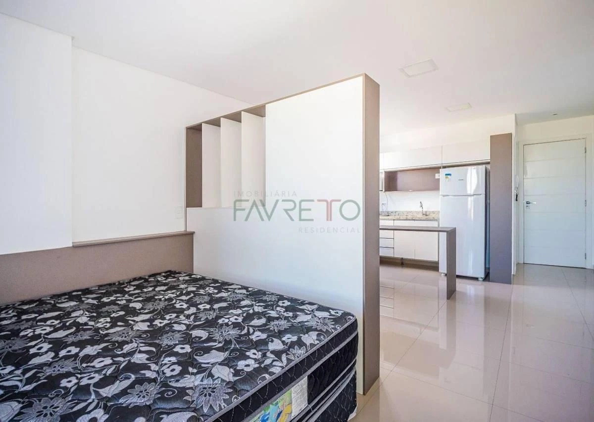 Furnished apartment, 32 m², with a glass-enclosed balcony — photo 9