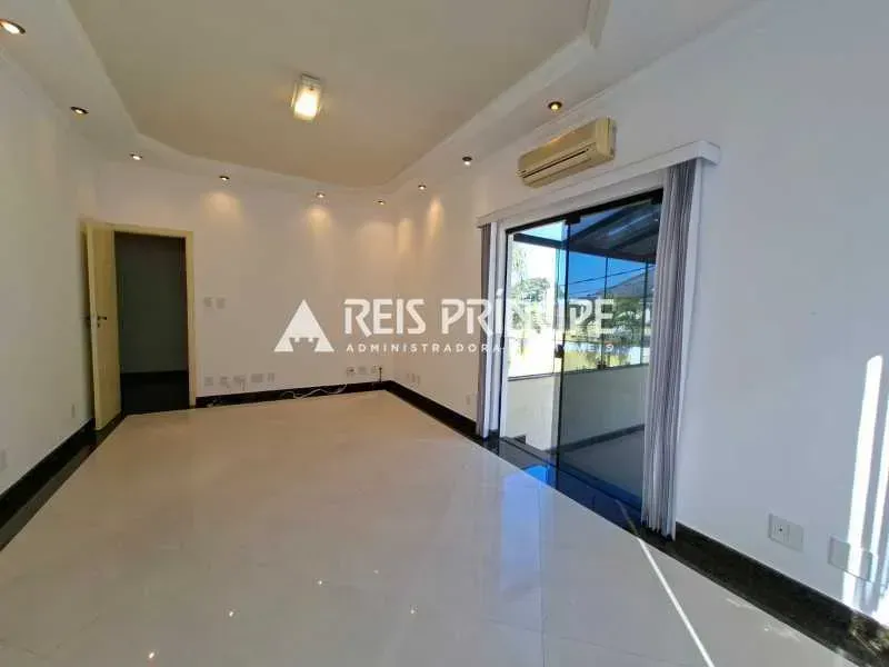 Casa com 5 quartos e 5 banheiros, 364 m² com garagem — photo 4