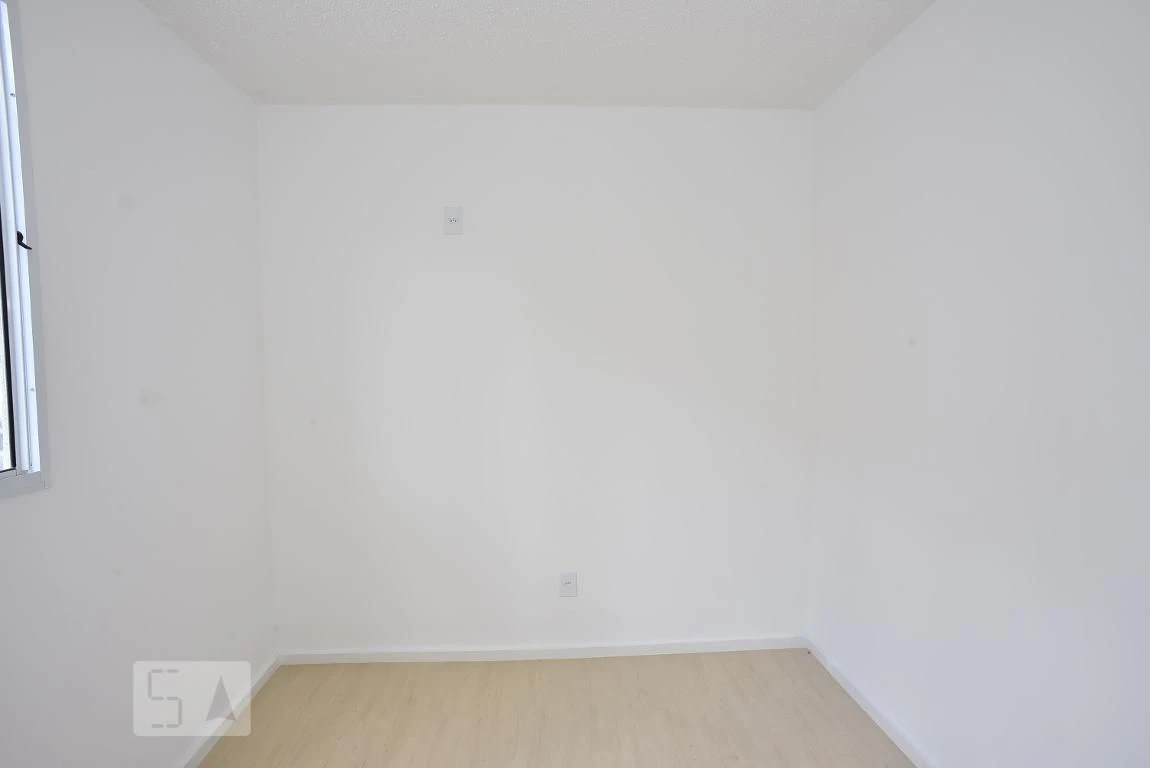 Wood or laminate floors in a 2-bedroom apartment, 45 m² — photo 4