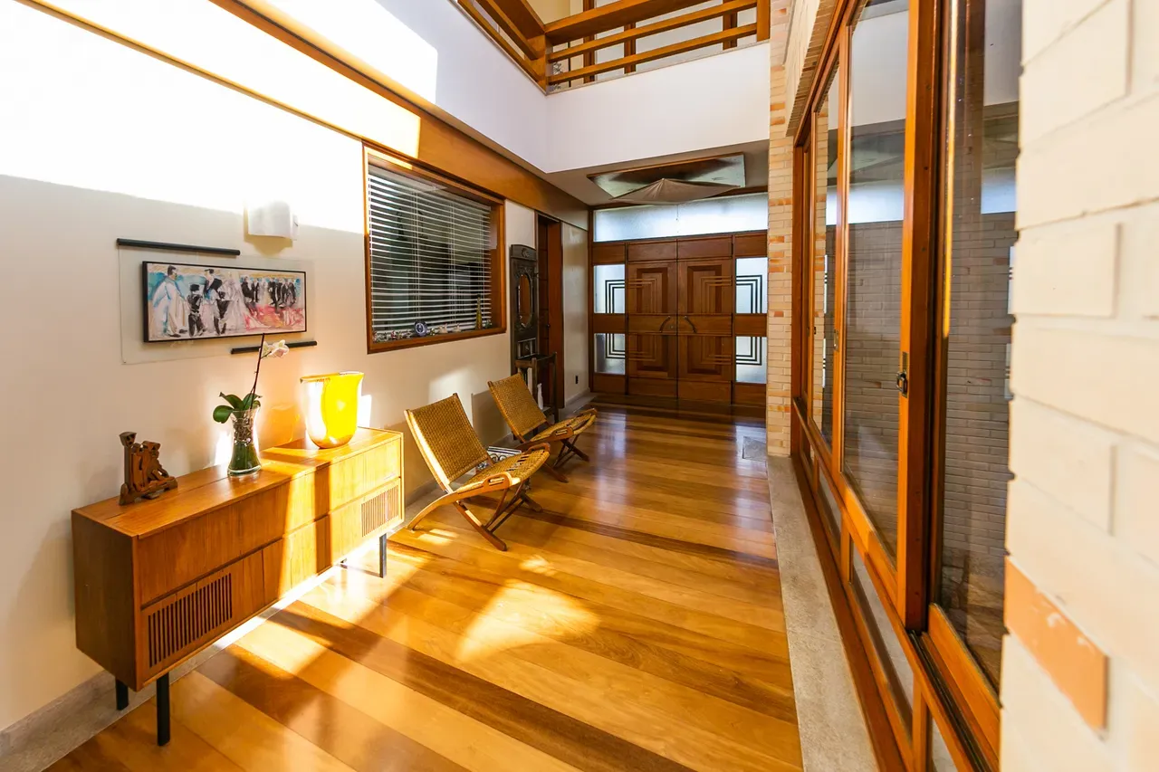 Furnished house, 330 m², with floor-to-ceiling windows — photo 17