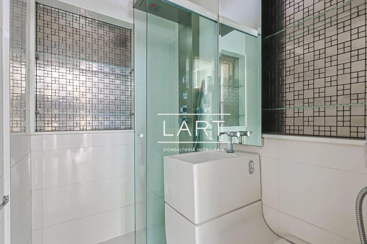 3-bedroom apartment with glassed-in balcony and 160 m² — photo 6