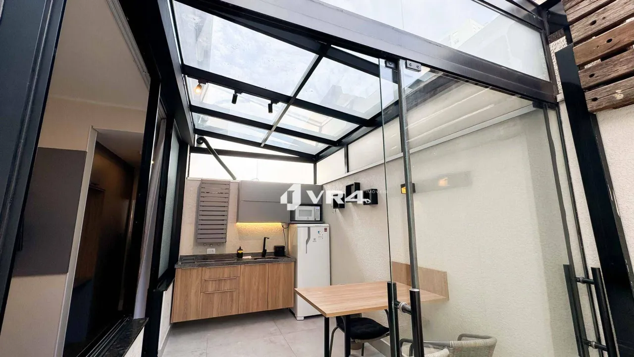 Furnished 33 m² studio with 1 bedroom and a balcony — photo 9