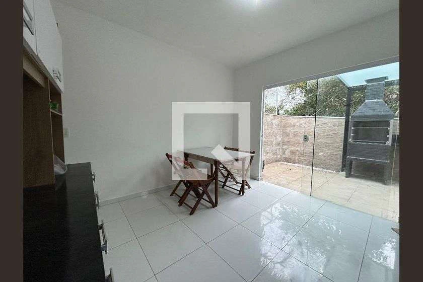 Casa de 100 m² con 2 dormitorios y jardín privado — photo 2
