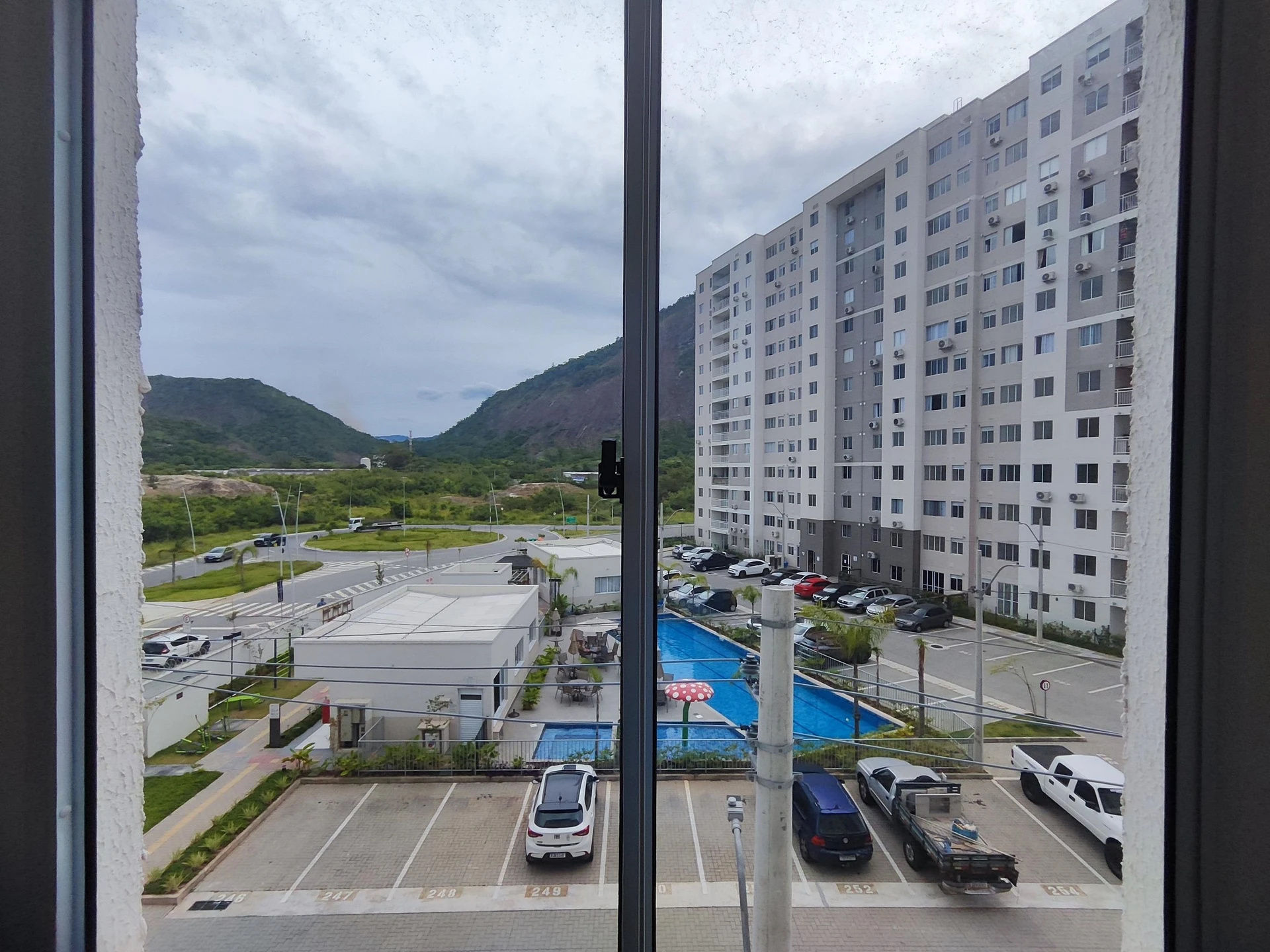 Mountain view in a 2-bedroom apartment, 48 m² — photo 25