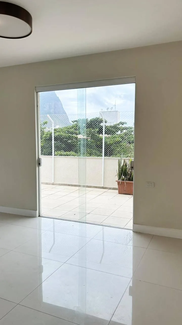 Apartamento com 5 quartos e varanda fechada com vidro — photo 5