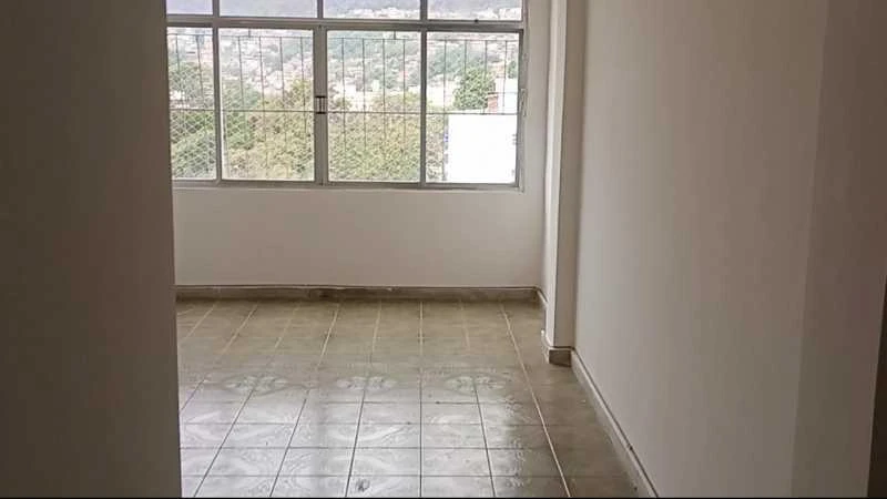 Unfurnished apartment with 3 bedrooms and 2 bathrooms — photo 12